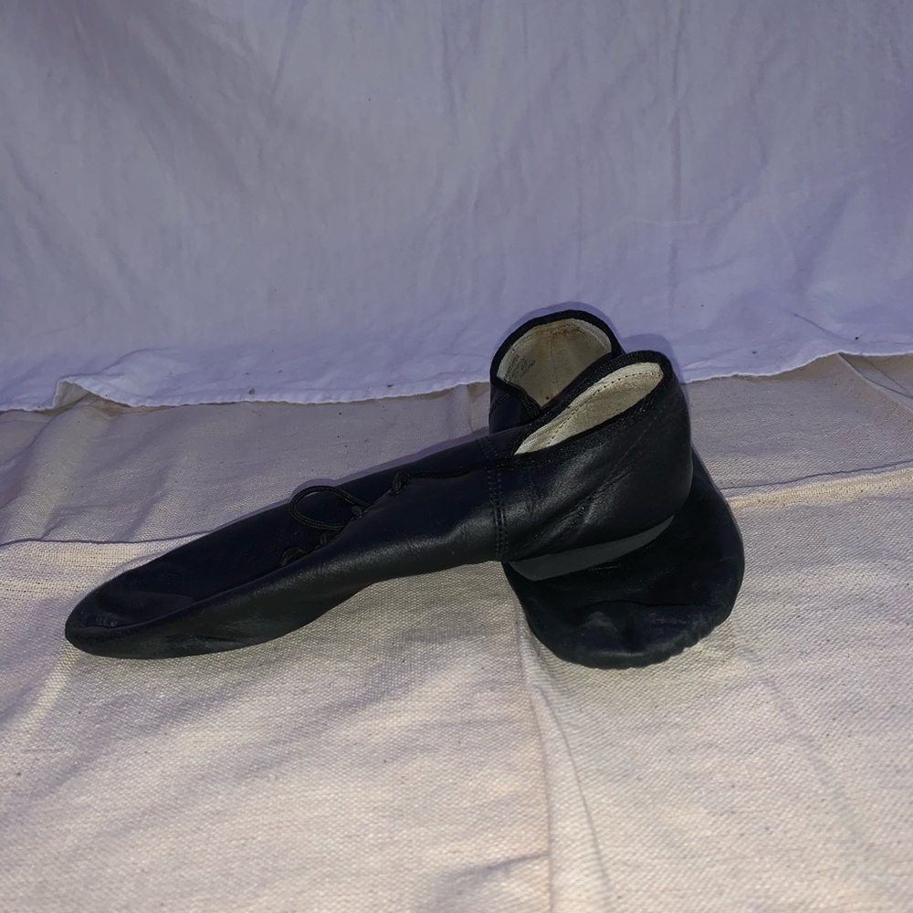 Black jazz shoes